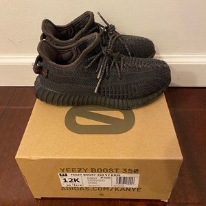 Yeezy Boost 350 V2 - black